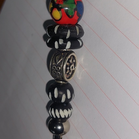 Keychain Carved Bone Beads Black and White .Handcrafted. - Picture 6 of 6